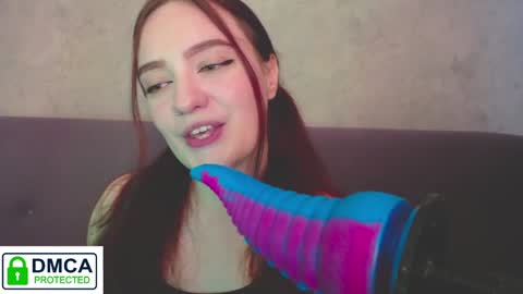 Snapshot of alyssa__scarlet chatting on December 26, 9:44 am Alyssa online show from December 26, 9:44 am