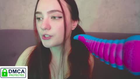 Snapshot of alyssa__scarlet chatting on December 27, 9:28 am Alyssa online show from December 27, 9:28 am