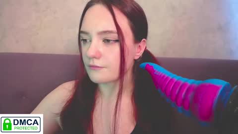 Snapshot of alyssa__scarlet chatting on March 11, 9:56 am Alyssa online show from March 11, 9:56 am