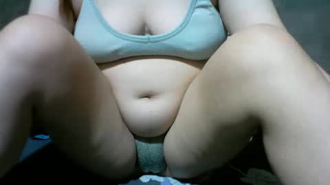 Snapshot of alyssa_hope chatting on February 11, 6:19 am alyssa_hope online show from February 11, 6:19 am