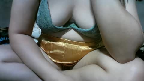 Snapshot of alyssa_hope chatting on February 23, 12:51 am alyssa_hope online show from February 23, 12:51 am