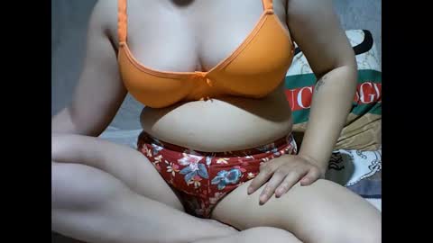 Snapshot of alyssa_hope chatting on October 2, 8:10 am alyssa_hope online show from October 2, 8:10 am