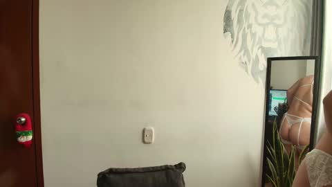 alyssia wolds online show from November 10, 11:20 am