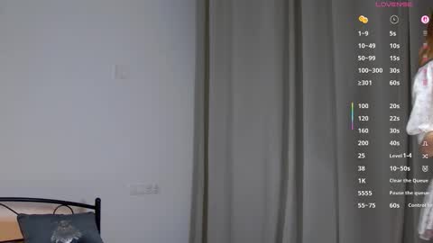 Alyx online show from March 29, 8:31 pm