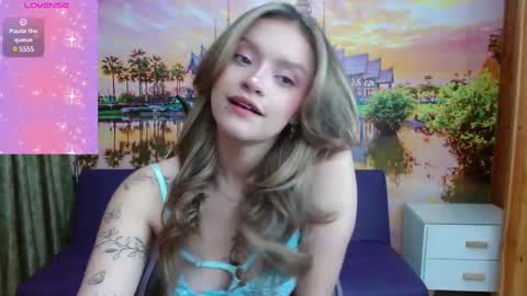 Snapshot of alyy_cute chatting on February 10, 2:16 pm Alyy online show from February 10, 2:16 pm