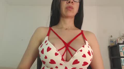valentia online show from January 9, 1:50 am
