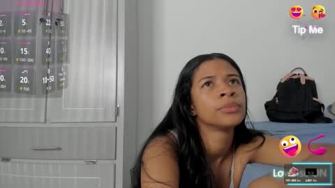 Snapshot of amaia_baez chatting on October 1, 8:37 pm AMAIA online show from October 1, 8:37 pm