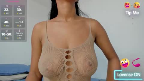 Snapshot of amaia_baez chatting on October 2, 7:43 pm AMAIA online show from October 2, 7:43 pm