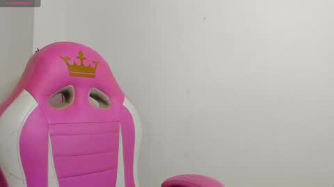 Snapshot of amaia_mendoza chatting on December 21, 5:29 pm Amaia Mendoza online show from December 21, 5:29 pm