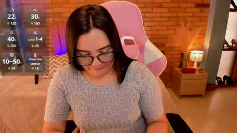 Hi Im AmaiaHelp me reach 100 likes online show from May 18, 4:35 pm