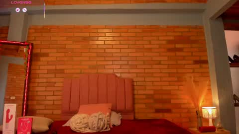 Hi Im AmaiaHelp me reach 100 likes online show from June 20, 8:55 pm
