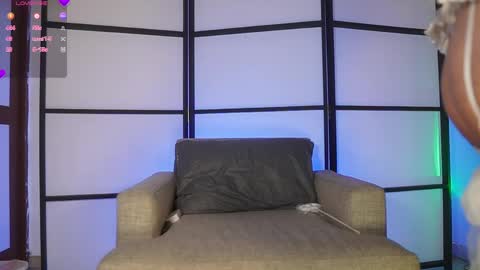 Snapshot of amaisinclair chatting on May 15, 10:39 pm Amai Sinclair online show from May 15, 10:39 pm