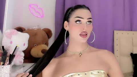 amal_baddel_ online show from May 15, 11:23 pm
