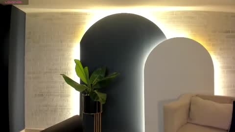 Amalia cruss online show from April 4, 7:55 pm