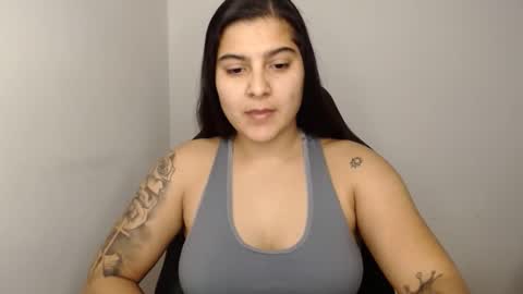 Snapshot of amanda5star chatting on January 16, 11:48 pm The queen of the biceps  online show from January 16, 11:48 pm