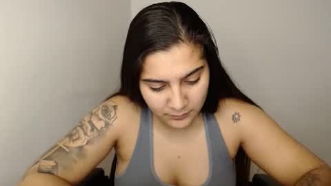 Snapshot of amanda5star chatting on February 5, 10:22 pm The queen of the biceps  online show from February 5, 10:22 pm