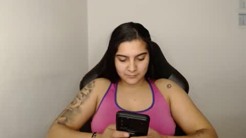 Snapshot of amanda5star chatting on February 7, 2:08 am The queen of the biceps  online show from February 7, 2:08 am
