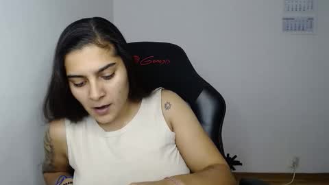 The queen of the biceps  online show from November 29, 11:52 pm