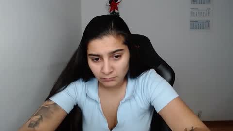 The queen of the biceps  online show from December 22, 6:49 pm