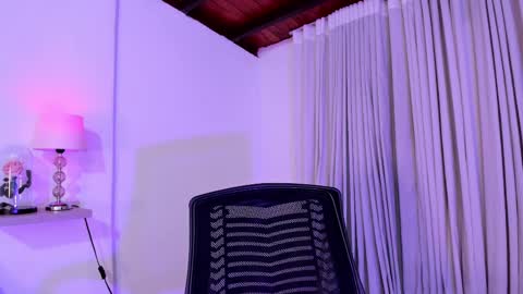 Luisa online show from February 28, 1:58 am