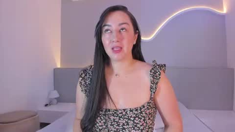 Snapshot of amanda_benz_ chatting on July 20, 11:01 am amanda_benz_ online show from July 20, 11:01 am
