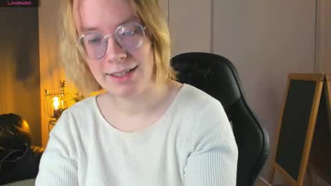 Snapshot of amanda_butlerr chatting on October 30, 9:55 am Hi im Amanda online show from October 30, 9:55 am