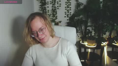 Snapshot of amanda_butlerr chatting on December 19, 9:16 am Hi im Amanda online show from December 19, 9:16 am