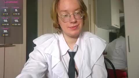 Snapshot of amanda_butlerr chatting on February 5, 6:01 pm Hi im Amanda online show from February 5, 6:01 pm