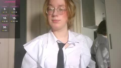 Snapshot of amanda_butlerr chatting on February 19, 12:12 pm Hi im Amanda online show from February 19, 12:12 pm