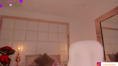 Snapshot of amanda_colin chatting on February 14, 6:59 pm Amanda online show from February 14, 6:59 pm