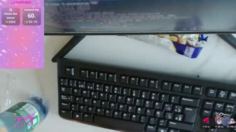 Snapshot of amanda_fox__ chatting on March 30, 8:10 pm AMANDA FOX online show from March 30, 8:10 pm