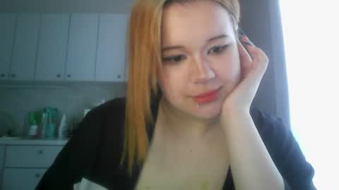 Snapshot of amanda_mia chatting on June 24, 7:51 am amanda_mia online show from June 24, 7:51 am