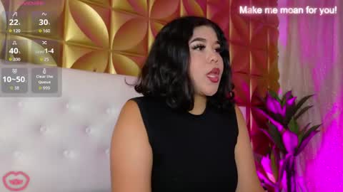 Snapshot of amanda_mooree_ chatting on April 12, 4:17 am Amanda Moore online show from April 12, 4:17 am