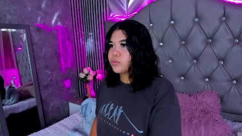 Snapshot of amanda_mooree_ chatting on May 6, 3:35 am Amanda Moore online show from May 6, 3:35 am