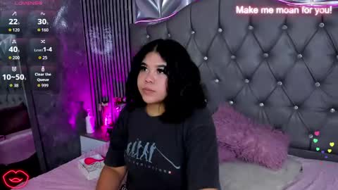 Snapshot of amanda_mooree_ chatting on May 17, 3:37 am Amanda Moore online show from May 17, 3:37 am