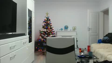 Anda .. online show from December 20, 9:55 pm