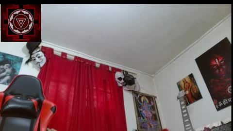 Amanda Valeska online show from May 18, 6:47 pm