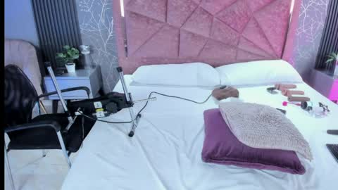 Amanda cruz online show from March 29, 1:49 am