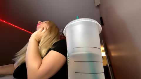 Amanda online show from October 7, 11:07 am