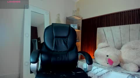 amara_brunet online show from March 10, 1:05 pm