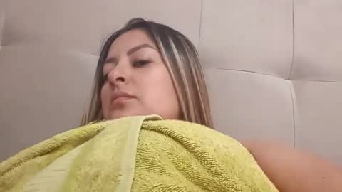 Snapshot of amara_diamond chatting on September 10, 11:43 am amara_diamond online show from September 10, 11:43 am