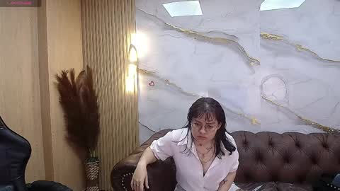 Snapshot of amara_tf chatting on April 8, 5:57 pm amara online show from April 8, 5:57 pm