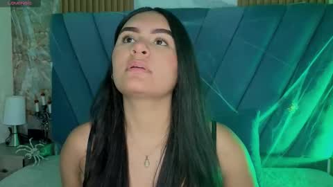 amarahanks_ online show from October 29, 12:07 pm