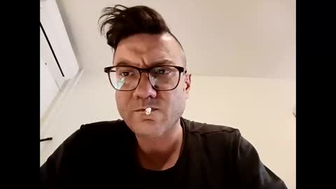 Snapshot of amaras5 chatting on April 4, 12:53 am amaras5 online show from April 4, 12:53 am