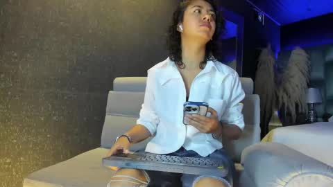 Emily online show from October 8, 11:19 am