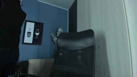 Emily online show from December 5, 9:29 am