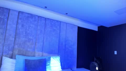 Snapshot of amarettho chatting on February 24, 10:13 am Emily online show from February 24, 10:13 am