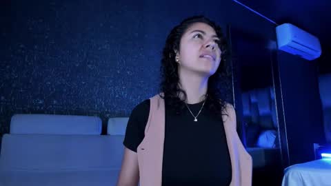 Snapshot of amarettho chatting on March 11, 10:43 am Emily online show from March 11, 10:43 am