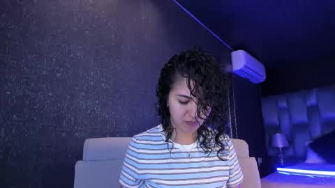 Snapshot of amarettho chatting on March 13, 10:44 am Emily online show from March 13, 10:44 am