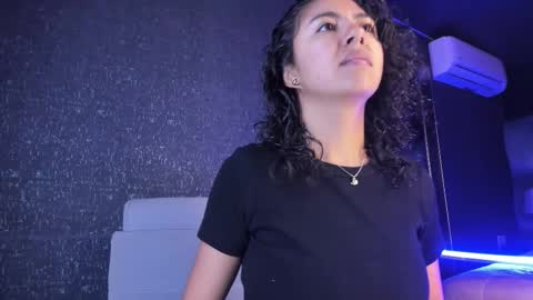 Snapshot of amarettho chatting on March 17, 10:51 am Emily online show from March 17, 10:51 am